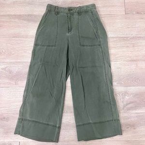 Olive green GAP gaucho wide leg crop pants
